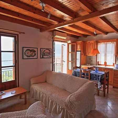 Sonia's In Fiscardo Waterfront * Фискардон