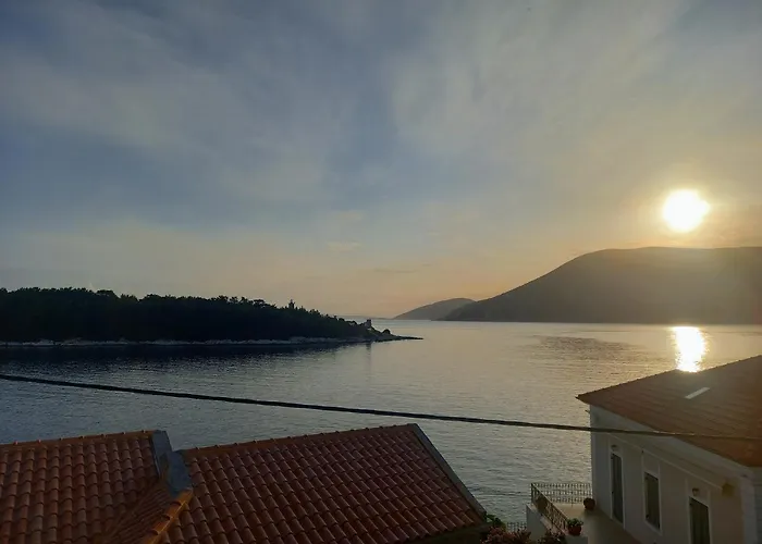 Sonia's In Fiscardo Waterfront Apartment